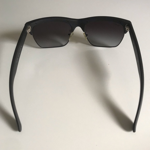 Ray-Ban Dylan Wayfarer in Matte Black - Picture 5 of 5